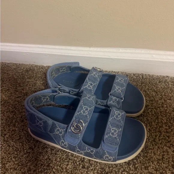 Gucci Blue Denim Sandals with Silver Accents - Picture 2 of 2